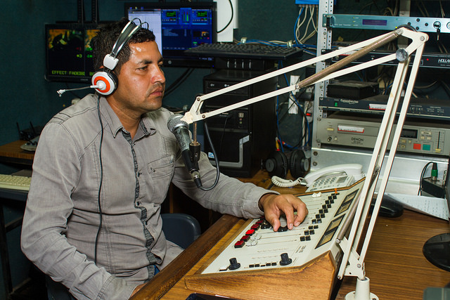 Community Stations Fight for Frequencies in El Salvador