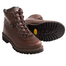 Global Hiking Boots Market 2017-2022 : Industry achives a  positive Growth continously Studied by mrsresearchgroup
