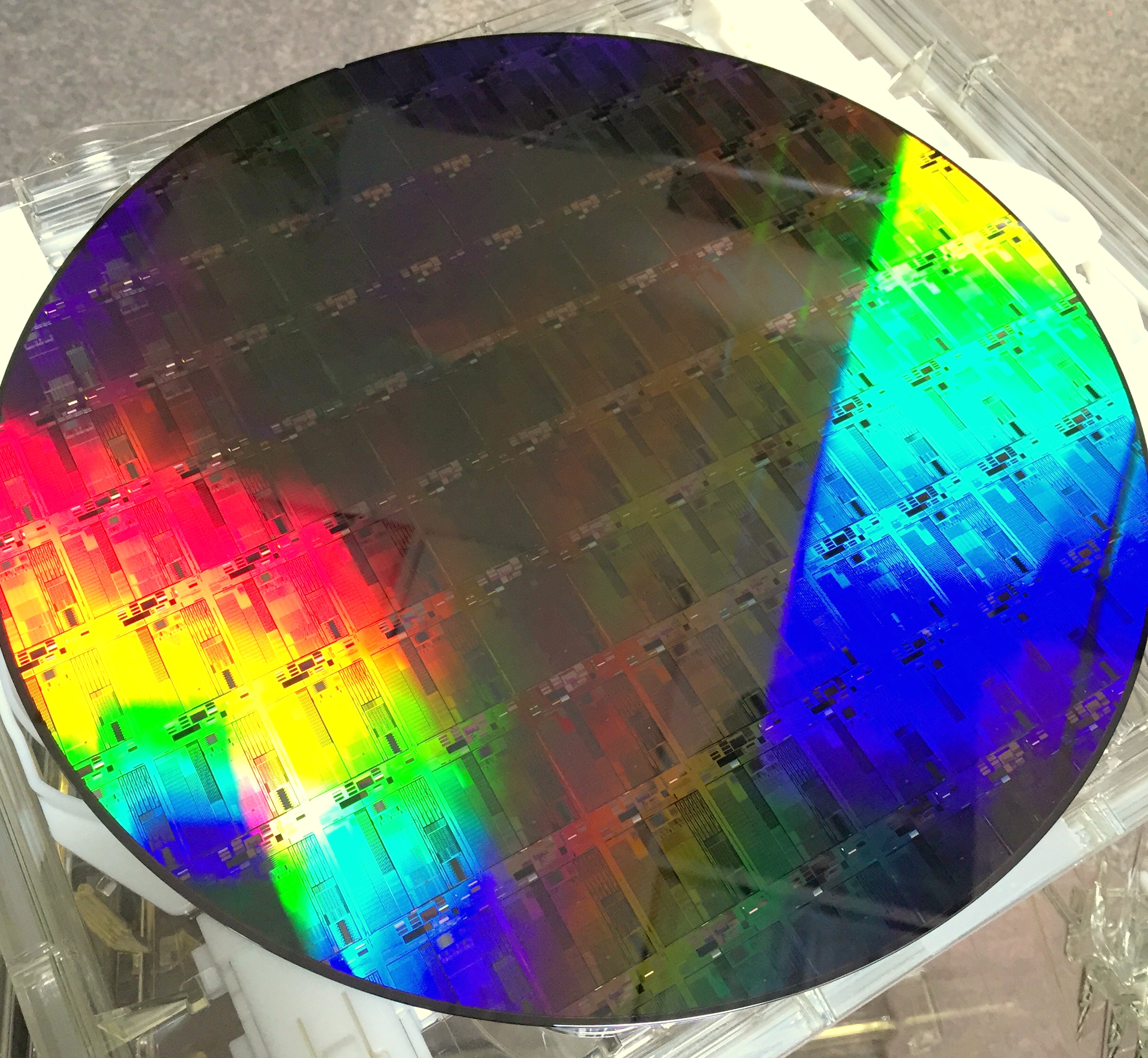 Global Silicon Photonics Market Disrupted by 100G Transmitter Trend
