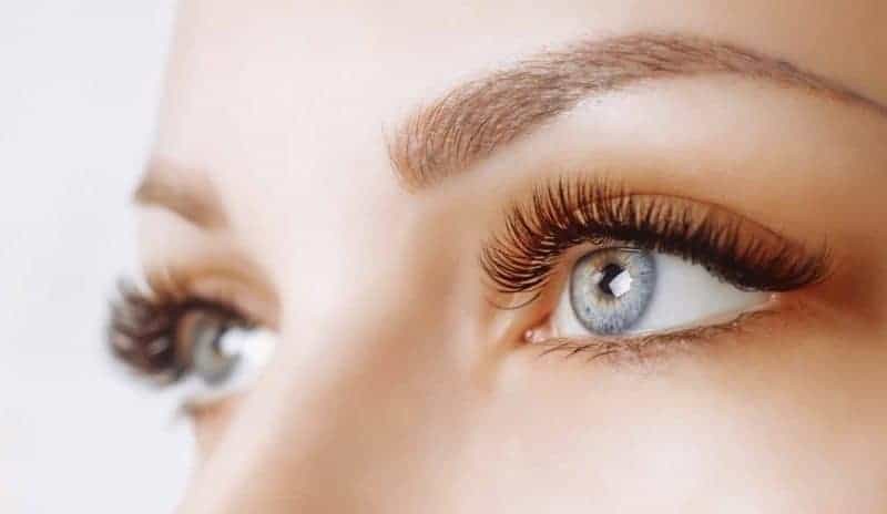 Natural Ways to Get Long & Luscious Eyelashes
