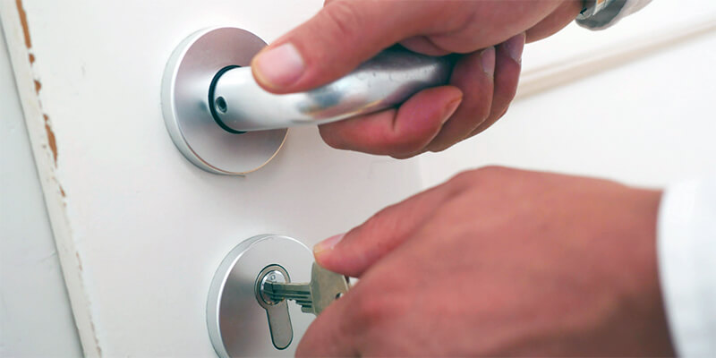 locksmith emergency Key On The Spot 1